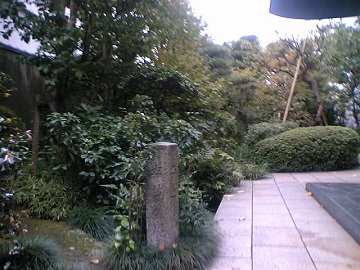 芭蕉記念館の前庭