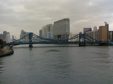 隅田川の清洲橋を望む